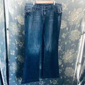 Dish Jeans midrise bootcut denim jean size 38